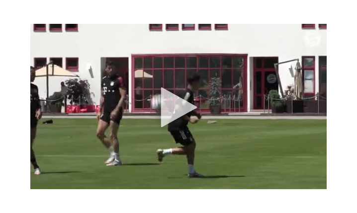 ZABAWA Lewego, Coutinho i Thiago na treningu Bayernu [VIDEO]